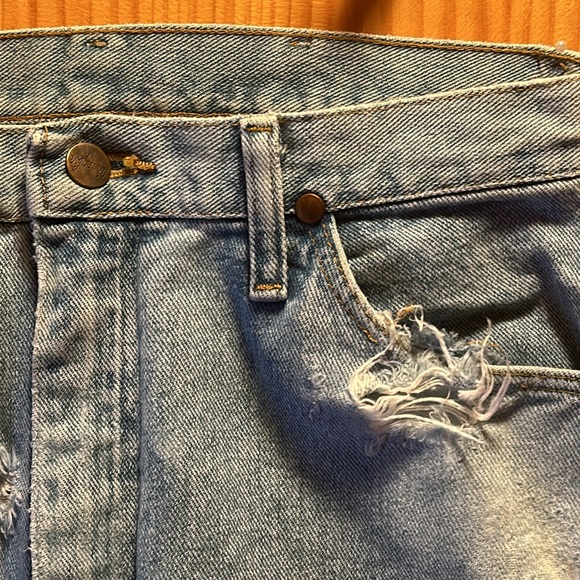 WRANGLER - High Rise - Vintage Jeans - Weathered Tears’ - Size: W30”/L30” - Picture 3 of 7
